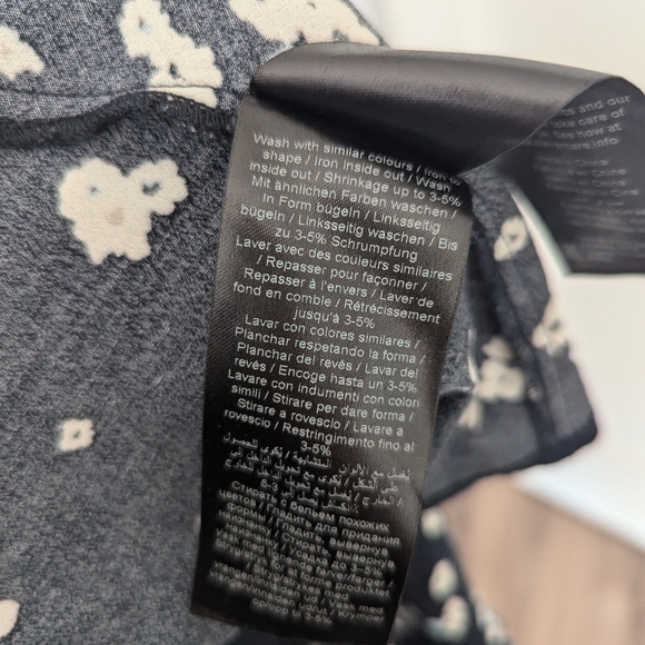 Cute Navy blue floral print skirt with elastic waist band - Picture 4 of 5